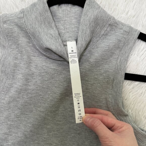 Women Lululemon Gone for the Week Dress in Heathered Core Light Grey Size Small - Picture 4 of 9